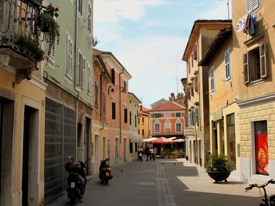 Vabilo: Izola - modro z modrim